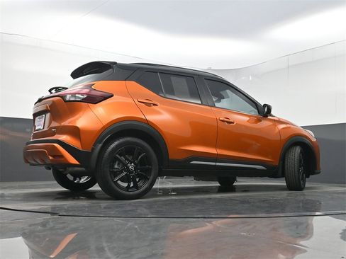 Used 2022 Nissan Kicks SR w/ Interior Electronics Package image 28