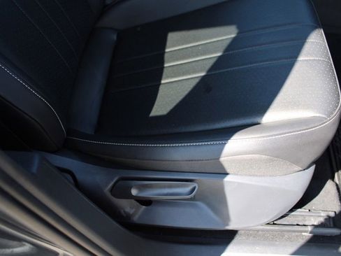 Used 2022 Volkswagen Tiguan SE R-Line image 22