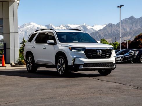 Used 2023 Honda Pilot Elite image 7