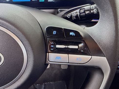 Used 2024 Hyundai Elantra SEL image 15