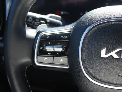 Certified 2024 Kia Sorento SX Prestige image 22