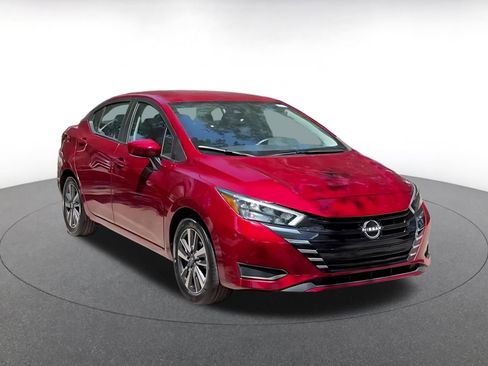 Used 2025 Nissan Versa SV FWD image 3
