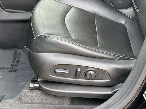 Used 2024 GMC Terrain SLT image 15