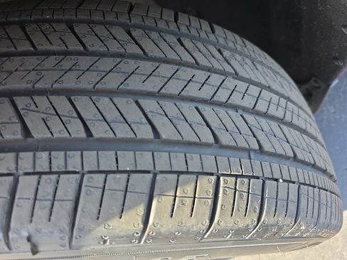 Used 2023 Kia Carnival SX Prestige image 25