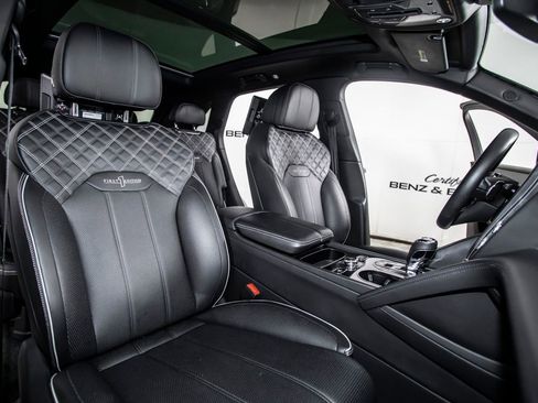 Used 2022 Bentley Bentayga image 17