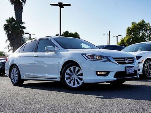 Used 2015 Honda Accord EX image 2