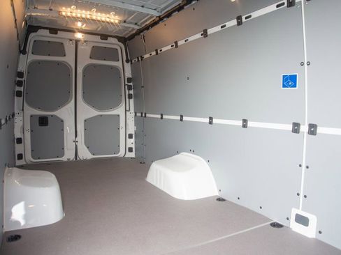 Used 2025 Mercedes-Benz Sprinter 4500 image 36