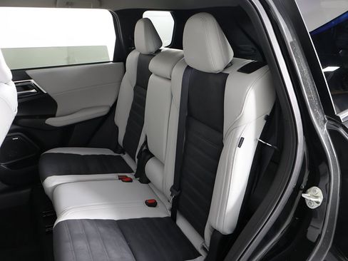 New 2025 Mitsubishi Outlander SE image 33