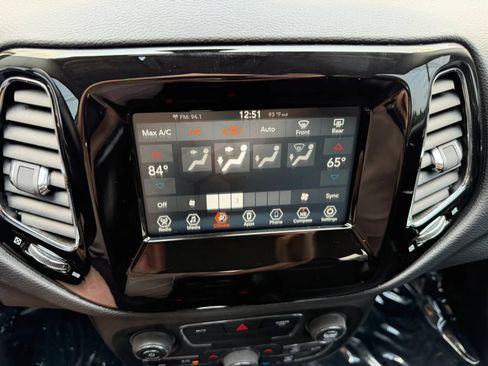 Used 2019 Jeep Compass Latitude AWD/4WD image 22