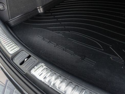 Certified 2025 Porsche Macan image 27