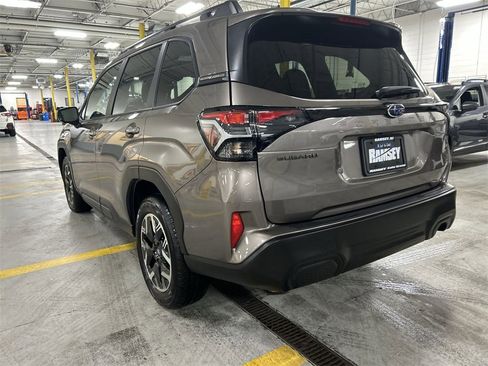 Certified 2025 Subaru Forester Premium image 6