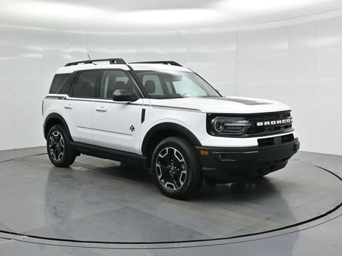 Certified 2023 Ford Bronco Sport Outer Banks w/ Tech Package image 60