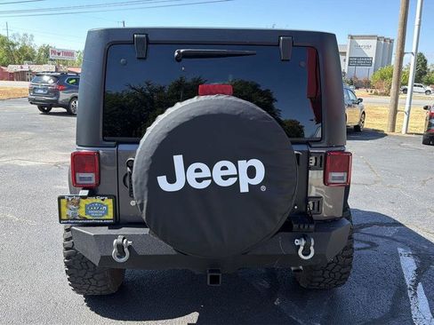 Used 2016 Jeep Wrangler Unlimited Rubicon w/ Connectivity Group AWD/4WD image 9