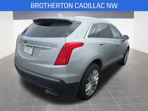 Used 2017 Cadillac XT5 Premium Luxury w/ Driver Assist Package image 4