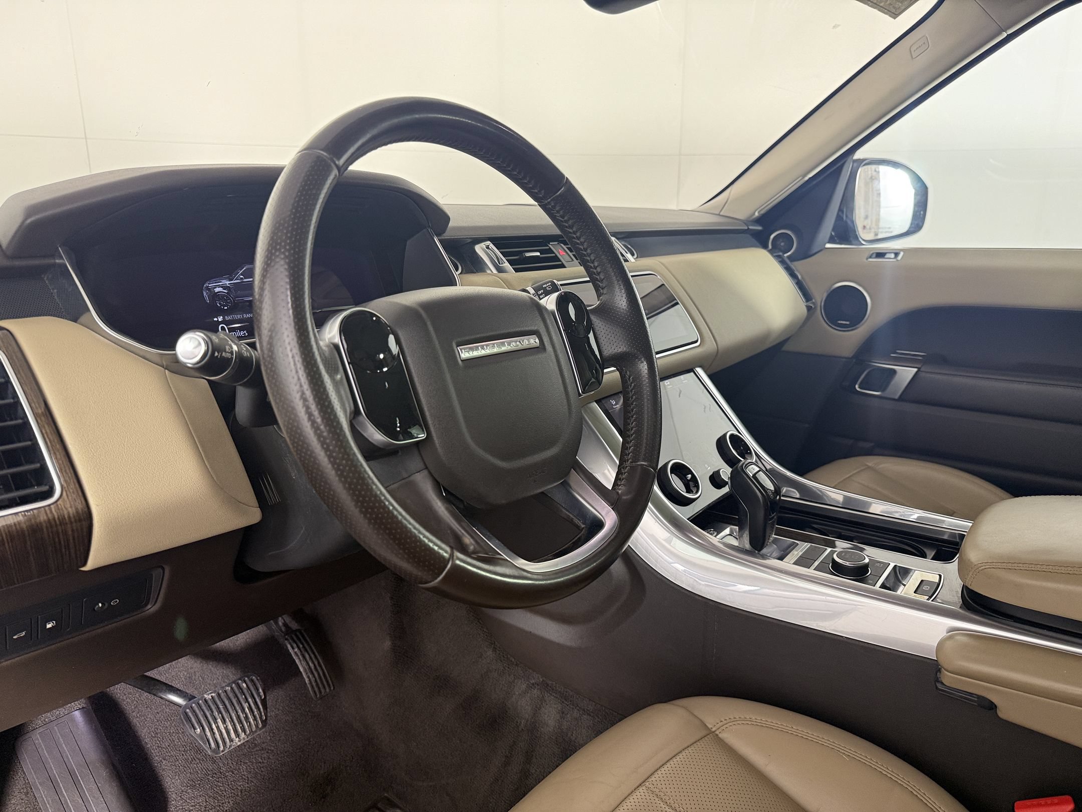 Used 2020 Land Rover Range Rover Sport HSE AWD/4WD image 4
