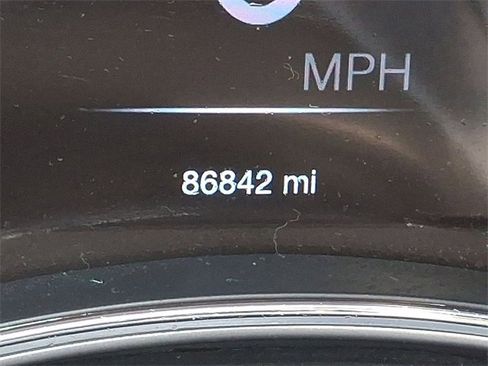 Used 2021 Jeep Grand Cherokee Laredo X image 12