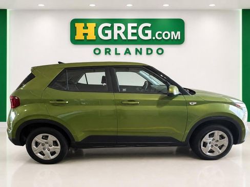 Used 2020 Hyundai Venue SE FWD image 11