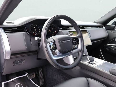 Used 2025 Land Rover Range Rover Autobiography AWD/4WD image 18