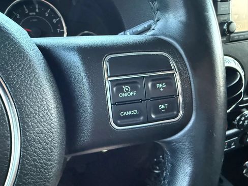 Used 2015 Jeep Wrangler Unlimited Sahara w/ Connectivity Group AWD/4WD image 23