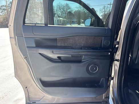 Used 2019 Ford Expedition Max Limited image 18