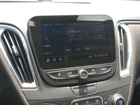 Used 2019 Chevrolet Malibu LT w/ Driver Confidence Package II FWD image 14