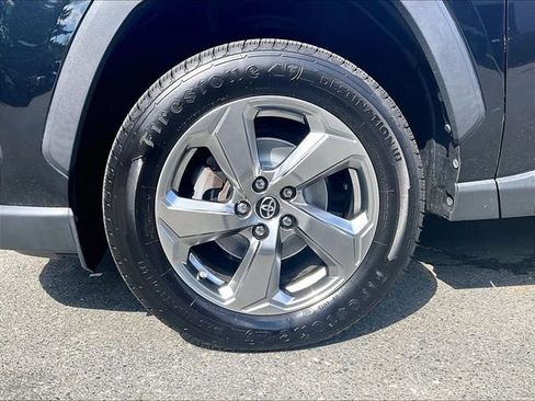 Used 2019 Toyota RAV4 Limited AWD/4WD image 9