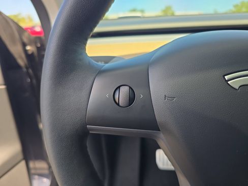 Used 2022 Tesla Model Y Performance AWD/4WD image 22