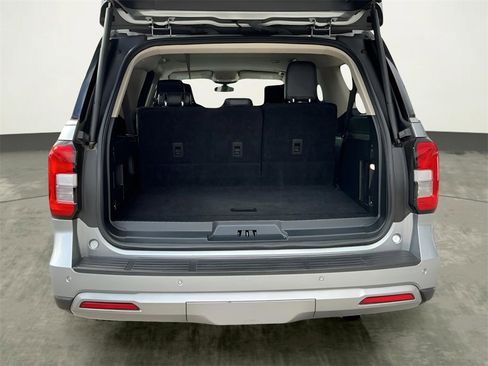 Certified 2023 Ford Expedition Max XLT image 32