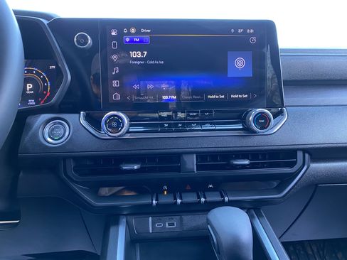 Used 2025 Chevrolet Colorado W/T w/ WT Convenience Package II image 23