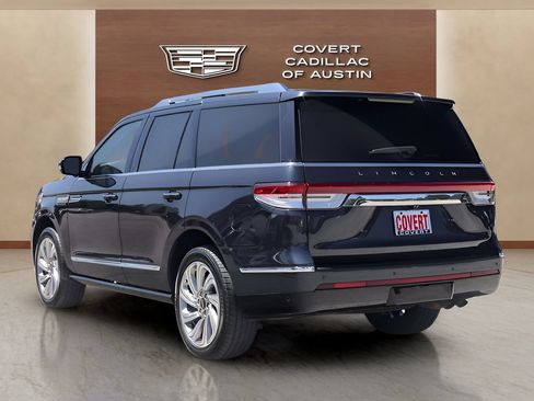 Used 2024 Lincoln Navigator Reserve AWD/4WD image 3