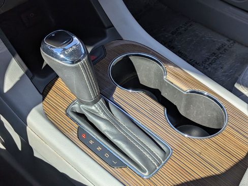 Used 2018 GMC Acadia SLE image 24