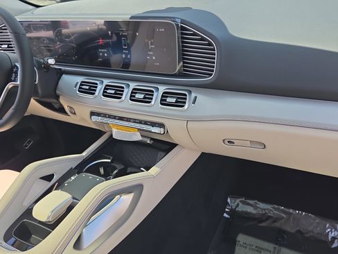 New 2026 Mercedes-Benz GLE 450 4MATIC image 17