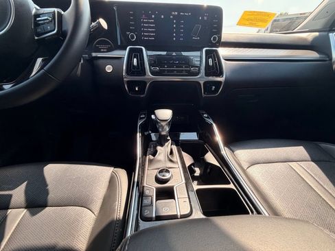 Used 2023 Kia Sorento SX AWD/4WD image 14