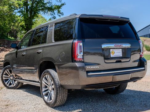 Used 2019 GMC Yukon Denali w/ Denali Ultimate Package image 3