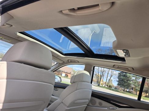Used 2011 BMW 550i Gran Turismo xDrive 550i xDrive Gran Turismo AWD 4 w/ Active Ventilated Seat Pkg image 9