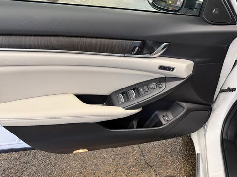 Used 2022 Honda Accord Touring image 36