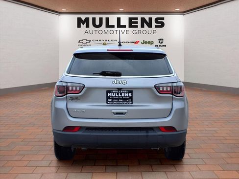 Used 2023 Jeep Compass Sport image 6