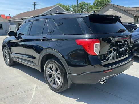 Used 2022 Ford Explorer XLT w/ Equipment Group 202A AWD/4WD image 7