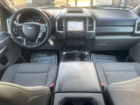Used 2017 Ford F250 XLT w/ XLT Premium Package image 17