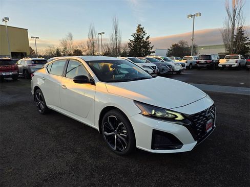 New 2025 Nissan Altima 2.5 SR w/ SR Premium Package image 2