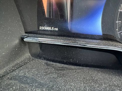 Used 2013 Lincoln MKS FWD image 16
