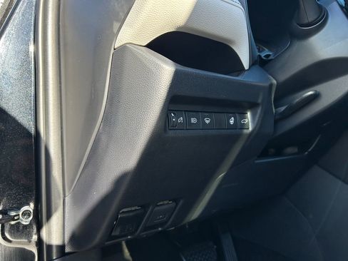 Used 2019 Toyota RAV4 XLE Premium image 21