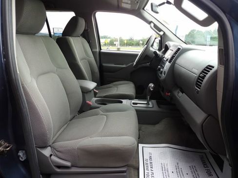 Used 2015 Nissan Frontier SV AWD/4WD image 12