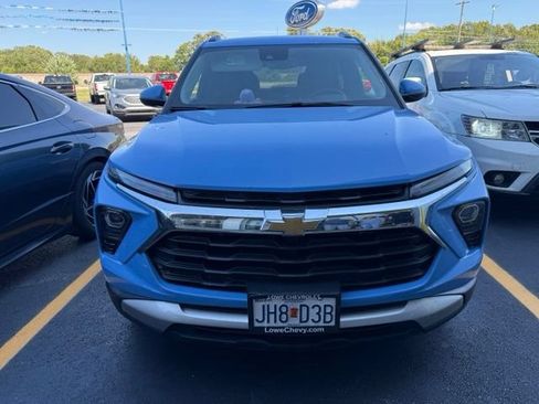 Used 2024 Chevrolet TrailBlazer LT w/ Convenience Package FWD image 1
