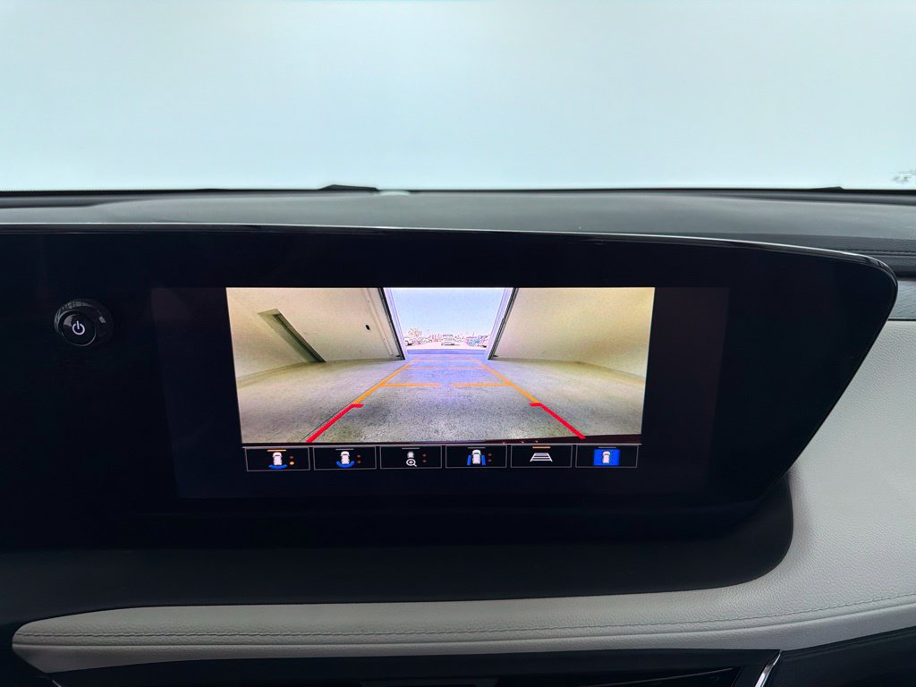 Used 2025 Buick Encore GX Avenir w/ Avenir Technology Package AWD/4WD image 14