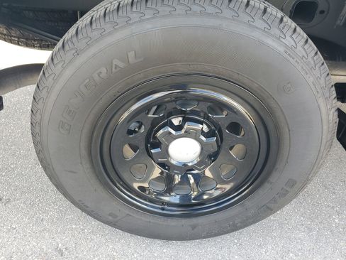 Used 2024 Chevrolet Silverado 1500 W/T w/ WT Value Package image 26