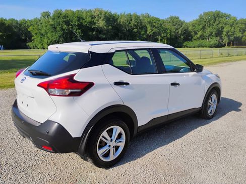 Used 2020 Nissan Kicks S FWD image 6
