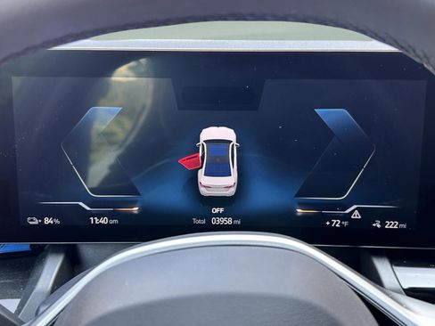 Used 2025 BMW i5 xDrive40 w/ Premium Package image 12