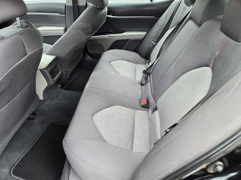 Used 2019 Toyota Camry LE FWD image 16