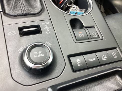 Used 2021 Toyota Highlander XSE AWD/4WD image 19